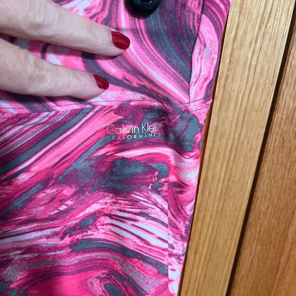 Calvin Klein pink and grey swirl print Capri leggings. Size XL. Worn onc… - Picture 9 of 9